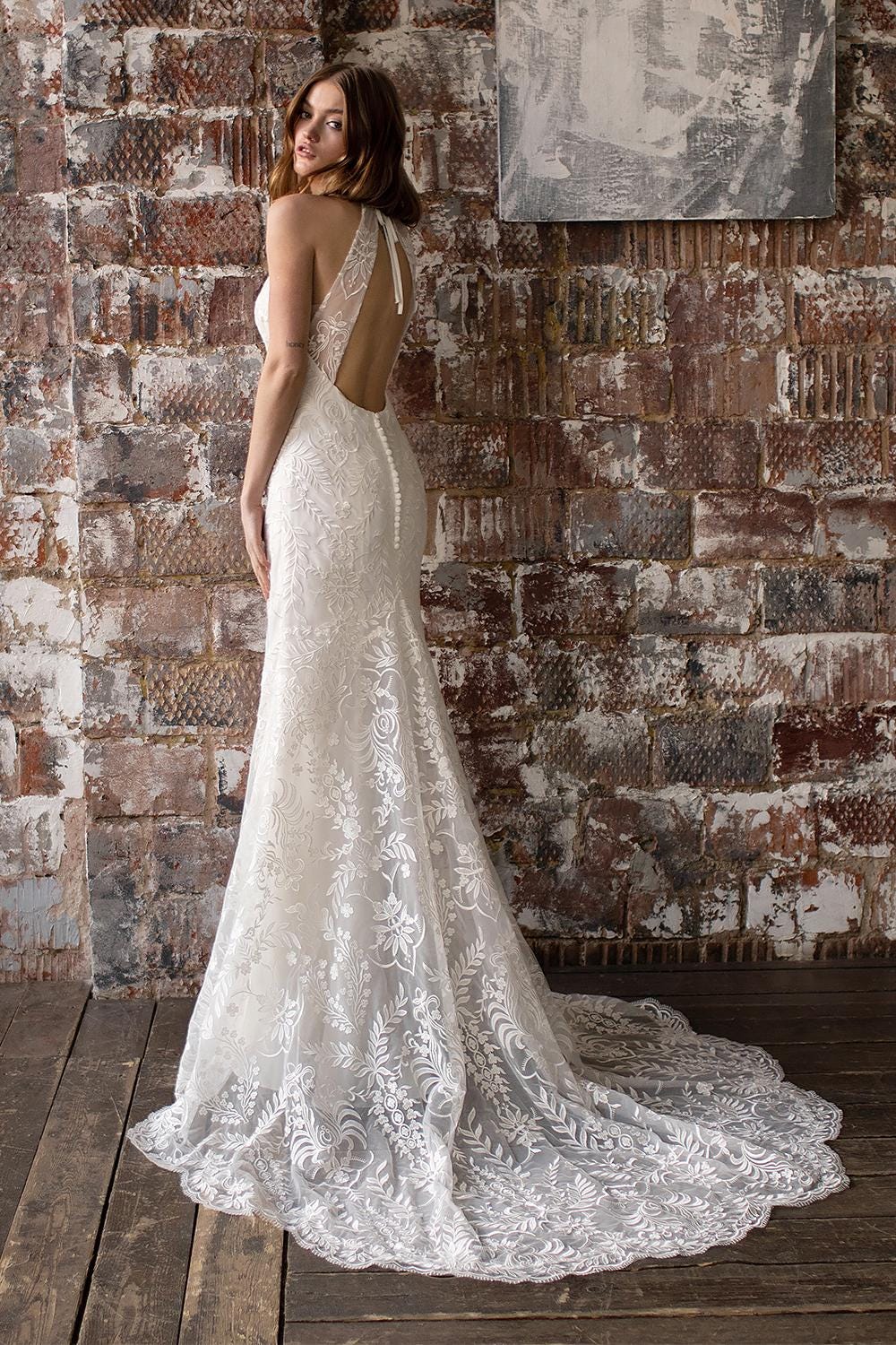 Halter Neckline Wedding Gown, Fitted Wedding Dress, Open Back Wedding Dress, Lacey Wedding Dress, Sweetheart Neckline Wedding Dress
