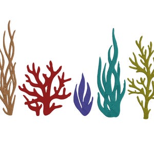 Puede incluir: Ilustraciones estilizadas de coral y algas marinas en varios colores. La imagen presenta diseños de plantas acuáticas marrones, rojas, moradas, turquesas y verde oliva sobre un fondo blanco. Estas ilustraciones son adecuadas para manualidades y diseños con temática oceánica.