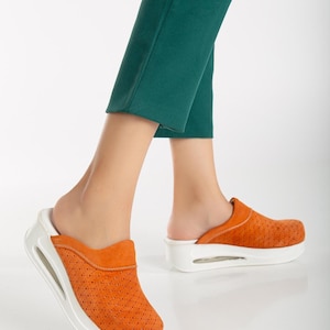 2025 Summer Women&#39;s Orthopedic Nurse Clogs Comfortable Non-Slip Ideal for Hospital Doctor Slipper