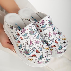 Women&#39;s Orthopedic Nurse Clogs Comfortable Non-Slip Ideal for Hospital Clinic Use