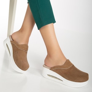 2025 Summer Women&#39;s Orthopedic Nurse Clogs Comfortable Non-Slip Ideal for Hospital Doctor Slipper