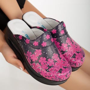 Women&#39;s Orthopedic Nurse Clogs Comfortable Non-Slip Ideal for Hospital Clinic Use