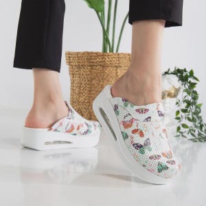 2025 Summer Women&#39;s Orthopedic Nurse Clogs Comfortable Non-Slip Ideal for Hospital Doctor Slipper