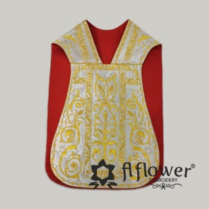 Handgesticktes Chasuble-Gewand