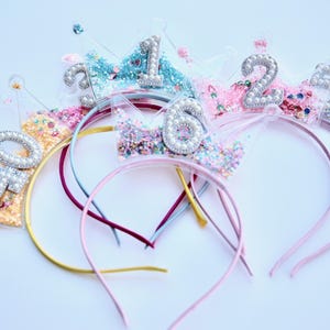 Verjaardagskroon 1e, 2e, 3e, 4e, 5e, 6e, 7e, 8e, 9e, 10e verjaardagshoedje willekeurig nummer. Verjaardagshoofdband, feesthoofdband