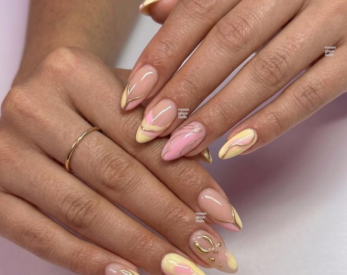 Pastel Pink Yellow Abstract Press On Nails, Almond Gold Swirl Handmade Nails, Y2K Birthday Summer Acrylic Nails, Minimalist Fake Nails