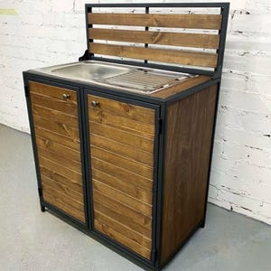 Outdoor Loft-Style Kitchen Cabinet with Sink