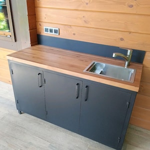 Outdoor Küchenschrank mit Spülbecken - Lärchenholz Arbeitsplatte & Stahlfuß