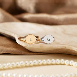 Personalisierter gravierter Initialring, ovaler Scheibenring, personalisierter Doppelbuchstabenring, Mutternamenring, Hochzeitsgeschenk, Geschenk zum Valentinstag