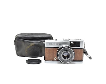 Fotocamera vintage Olympus Trip 35 a pellicola 35 mm / Marrone noce / Ricondizionata e testata 2053744