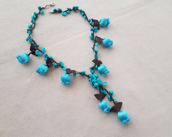 crochet flower necklace,  turquoise blue tulip