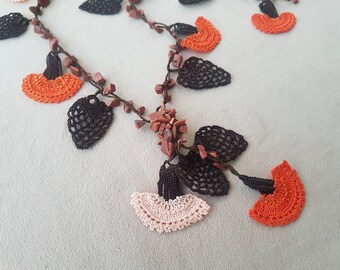 crochet necklace, orange, peach, flower, carnation, turkish oya