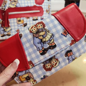 Rtagdy Ann & Andy, Stoffpuppe, Brieftasche, Akkordeon, 80er, 70er, Spielzeug, Nostalgie, Geschenk für Jedermann, SewAdrienneY