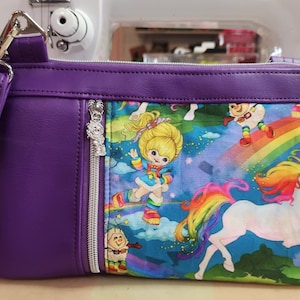 Rainbow Brite, Sprite, Crossbody, Clutch mit Reißverschluss, Custom Handmade, 80er Jahre Cartoon, SewAdrienneY