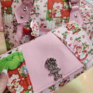 Strawberry Shortcake, Rosa Vinyl, Geldbörse, Akkordeon, Charakter Snap, Weihnachten, 80er Jahre, Cartoon, SewAdrienneY