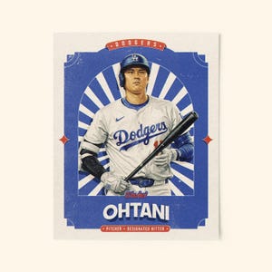 Könnte beinhalten: Ein Set aus drei Keramikbechern mit gesprenkelter, matter Oberfläche. Die Becher sind in Creme-, Hellbraun- und Dunkelbrauntönen gehalten. Jeder Becher hat ein schlichtes Design und einen abgerundeten Henkel.