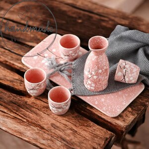 I-MART Japanisches Sake-Set – Keramik, Mit 1 Karaffe, 4 Bechern & Tablett, Traditionelles Design