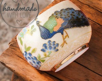 Taza de pavo real esmaltada en oro: taza de café de cerámica de lujo, taza de té pintada a mano, regalo elegante para ella, artículos coleccionables para amantes de los pavos reales.