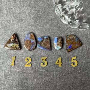 Australisk Boulder Opal Freeform: Multi-Flash Polerad Sten