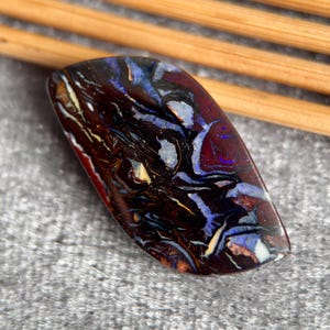 Opale boulder australienne de 13,39 carats, pierre précieuse en vrac polie, opale multi-flash pour la fabrication de bijoux