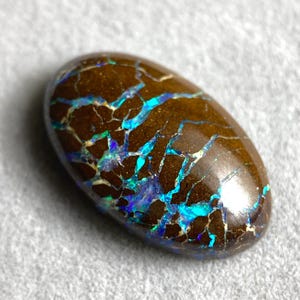 Australian boulder opal,Boulder opal cabochon,boulder opal jewelry,koroit boulder opal,boulder opal pendant,boulder opal ring