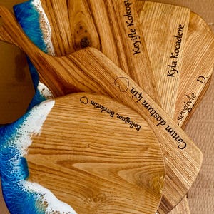 Engagement Gift Couple Charcuterie Board, Personalized Wedding Present, Wedding Gifts Engraved Chopping Board, Ocean Resin Cheese Board
