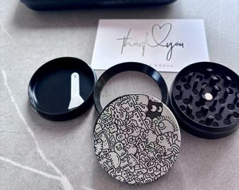 Herb Grinder with Cute Cartoon Cat, Gift for Him/Her - Unique Groomsmen, Dad, Boyfriend, Girlfriend Smoker Gift ,Birthday, Wedding