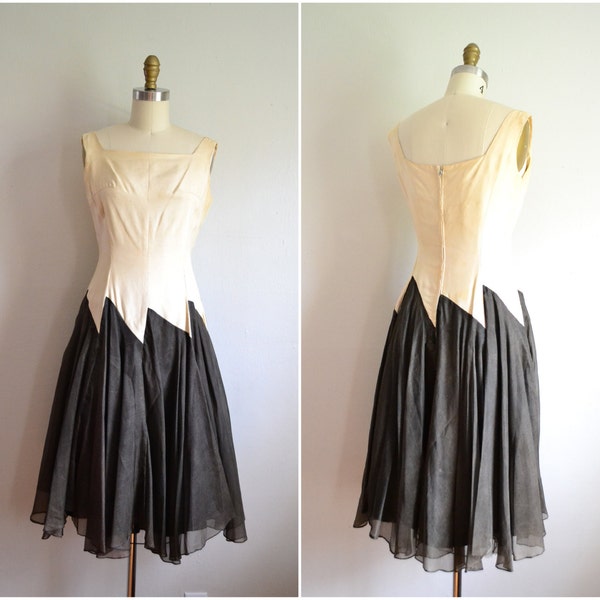 1950s cream and black geometric dress // dramatic dancing dress // xs small