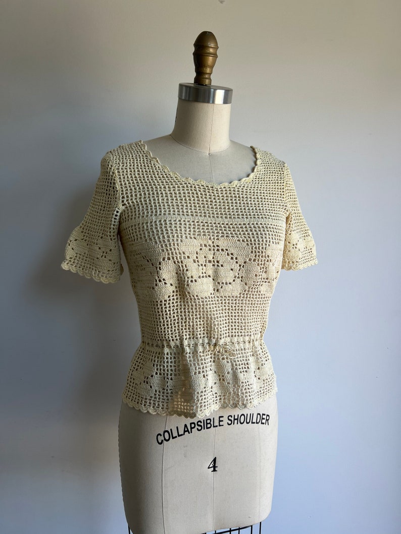 1970s cream handmade crochet top // 70s boho hippie folk // xs small image 2