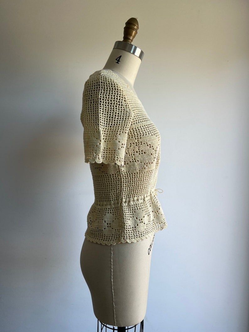 1970s cream handmade crochet top // 70s boho hippie folk // xs small image 3