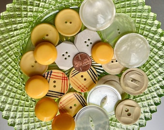 Vintage Buttons Old Neutral Button Mix- 50's 60's Mid Century Buttons - Vint Bridal Gown - 22 Sewing Button Mix - Old buttons for Assembly