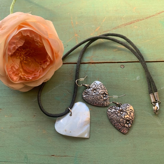 Heart Jewelry Mother of Pearl Heart & Silver Tone… - image 1