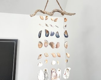 Decoración rústica de campanillas de viento con conchas marinas ~ Madera flotante retorcida ~ Tema náutico playero