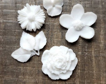 Vintage Style Resin Furniture Applique: Architectural Flowers & Leaves (Set of 5)
