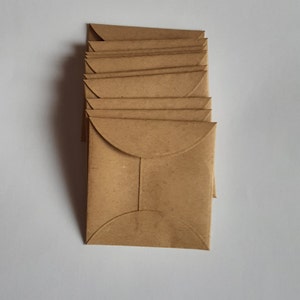 50 bruine mini-enveloppen - gerecyclede bruine enveloppen - gerecyclede mini-kraft-enveloppen - geüpcyclede kleine kraft-enveloppen - 6,3 x 6,5 cm