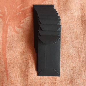 100 sobres negros diminutos - sobres reciclados - mini sobres reciclados - sobres diminutos - 1 1/4" x 2 1/4"