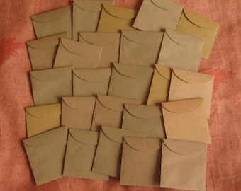 25 Mini Envelopes Marrons - Envelopes Reciclados - Mini Envelopes Reciclados - Envelopes Pequenos - 4,9 cm x 5,2 cm (1 7/8&quot; x 2&quot;)