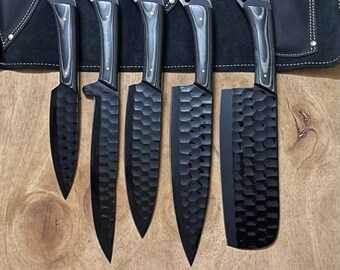 Handgemaakte keukenmessenset met lederen rolvrije gravure