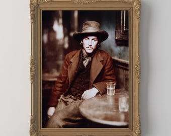 Ritratto di cowboy del 1800: foto restaurata del saloon del selvaggio West (download digitale)