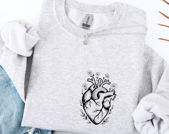 Anatomical Heart Sweatshirt, Real Heart Print Pullover, Gothic Grunge Aesthetic, Medical Art Crewneck, Unique Gift for Anatomical Art Lovers