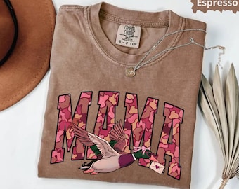 Comfort Colors® Mama Duck Hunting Pink Camouflage Funny Coquette Valentine T-Shirt, Cute Duck Hunter Mom Gift, Hunting Tee for Women