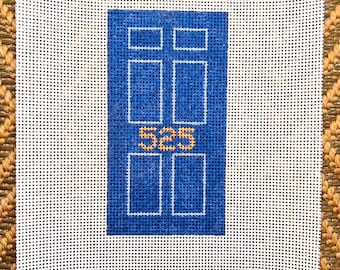 Op maat gemaakt handgeschilderd borduurdoek: ornament huisnummer voordeur (3,75 x 6,25 inch)