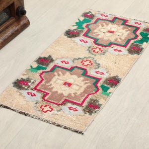 Beige, bunte türkische Fußmatte (1x3), Oushak Vintage-Fußmatte (1x3), Badezimmer-, Küchen-, Kinderzimmer-Eingangsteppich, Heimdekoration, kleiner Wollteppich (1,2x2,6 Fuß)
