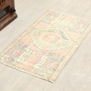 2x3 Rote türkische Fußmatte, 2x3 Bunte Vintage-Fußmatte, Badezimmer-, Küchen-, Kinderzimmer-Eingangsteppich, Kleine Heimdekoration, Mini-Wollteppich, 1,5x2,8 Fuß