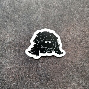 Sticker créature mystique | autocollant mignon créature mystérieuse vinyle blanc | autocollant créature magique noir et blanc