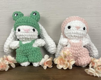 Lapin au crochet en salopette