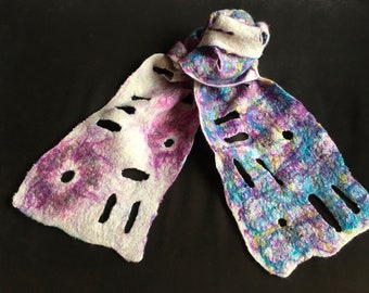 white wool scarf , felted wool  scarf,  purple  scarf, art to wear, lagenlook scarf, hand felted wool scarf,