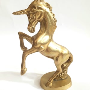 Vintage - Latão, Unicórnio, Cavalo Mitológico, Criatura de Conto de Fadas sobre Base Circular - Década de 1970