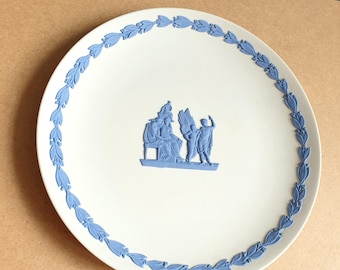Prato decorativo vintage Wedgwood Jasperware, modelo Ícaro e Dédalo, branco, década de 1970.