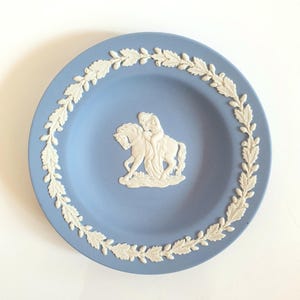 Vintage - Wedgwood Jasperware, Lady Godiva, Azul, Prato de Alfinetes/ Prato Decorativo, década de 1970